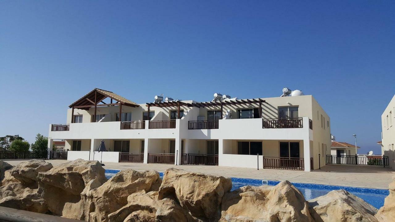 D202 Vanessa Apartments, Пея Екстериор снимка