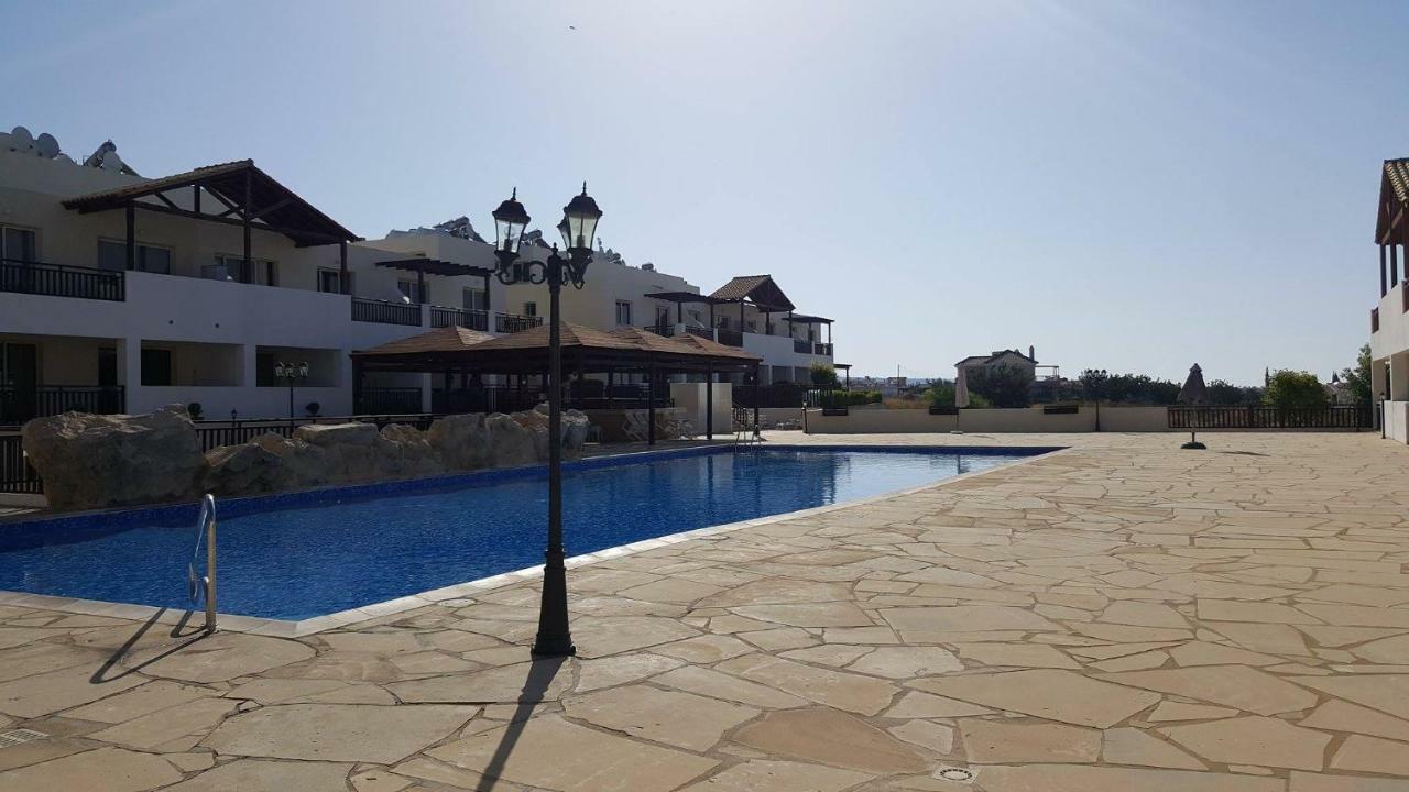 D202 Vanessa Apartments, Пея Екстериор снимка