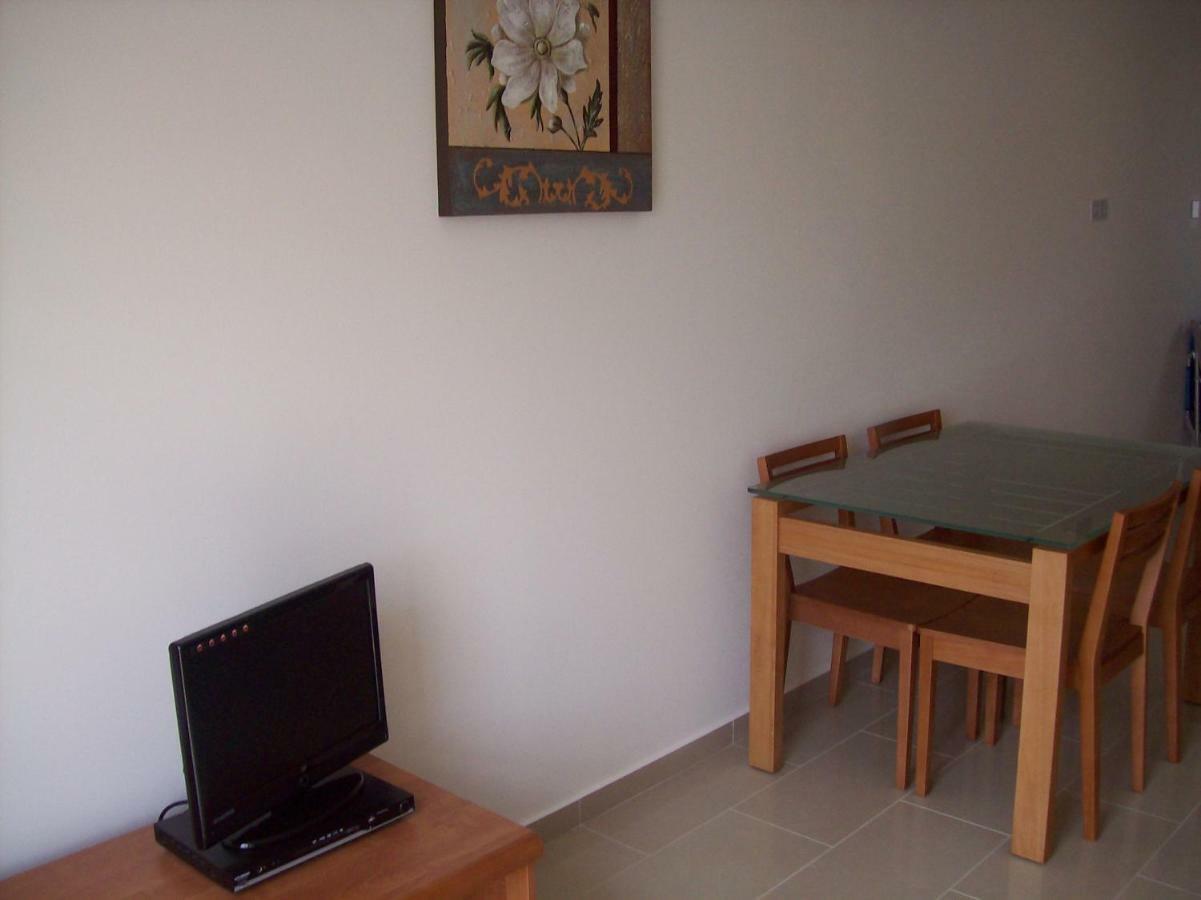 D202 Vanessa Apartments, Пея Екстериор снимка