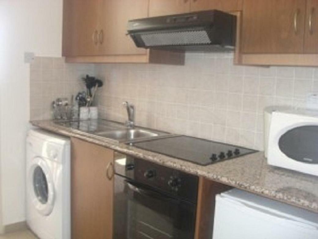 D202 Vanessa Apartments, Пея Екстериор снимка